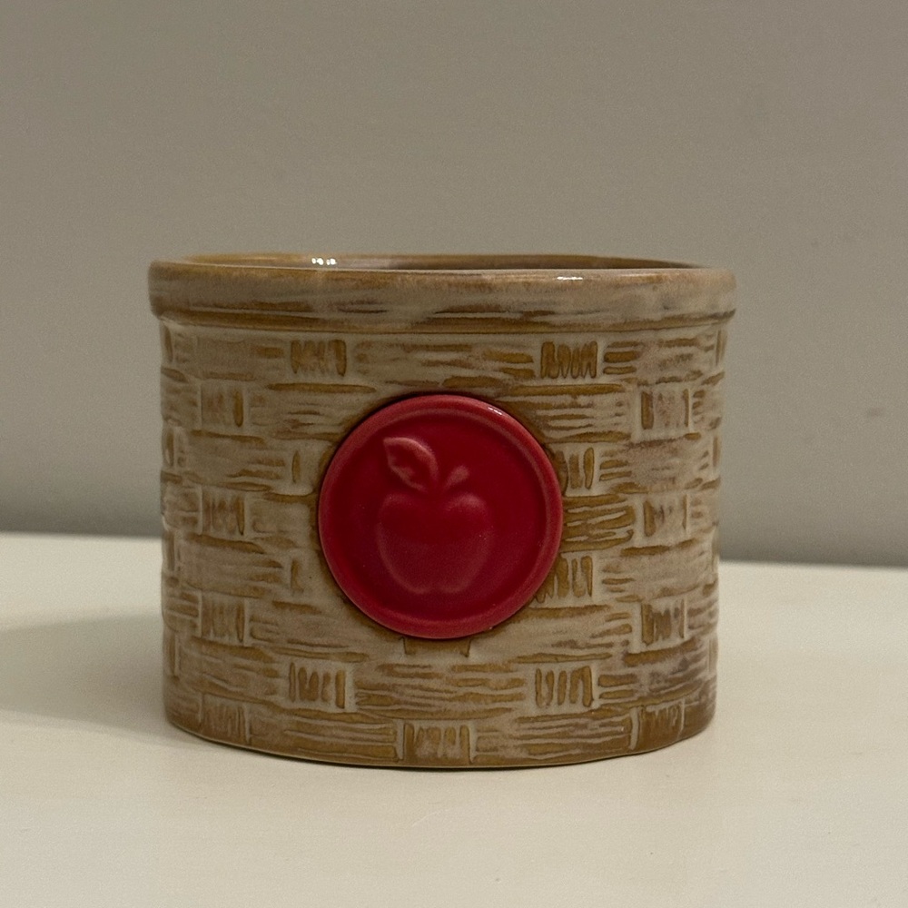 Bath & Body Works Ceramic Apple Basket Oval Planter Lotion bottle Holder